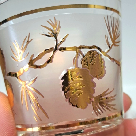 - Mid Century Modern set of 4 lowball glasses with gold pine cone  design - Picture 5 of 9